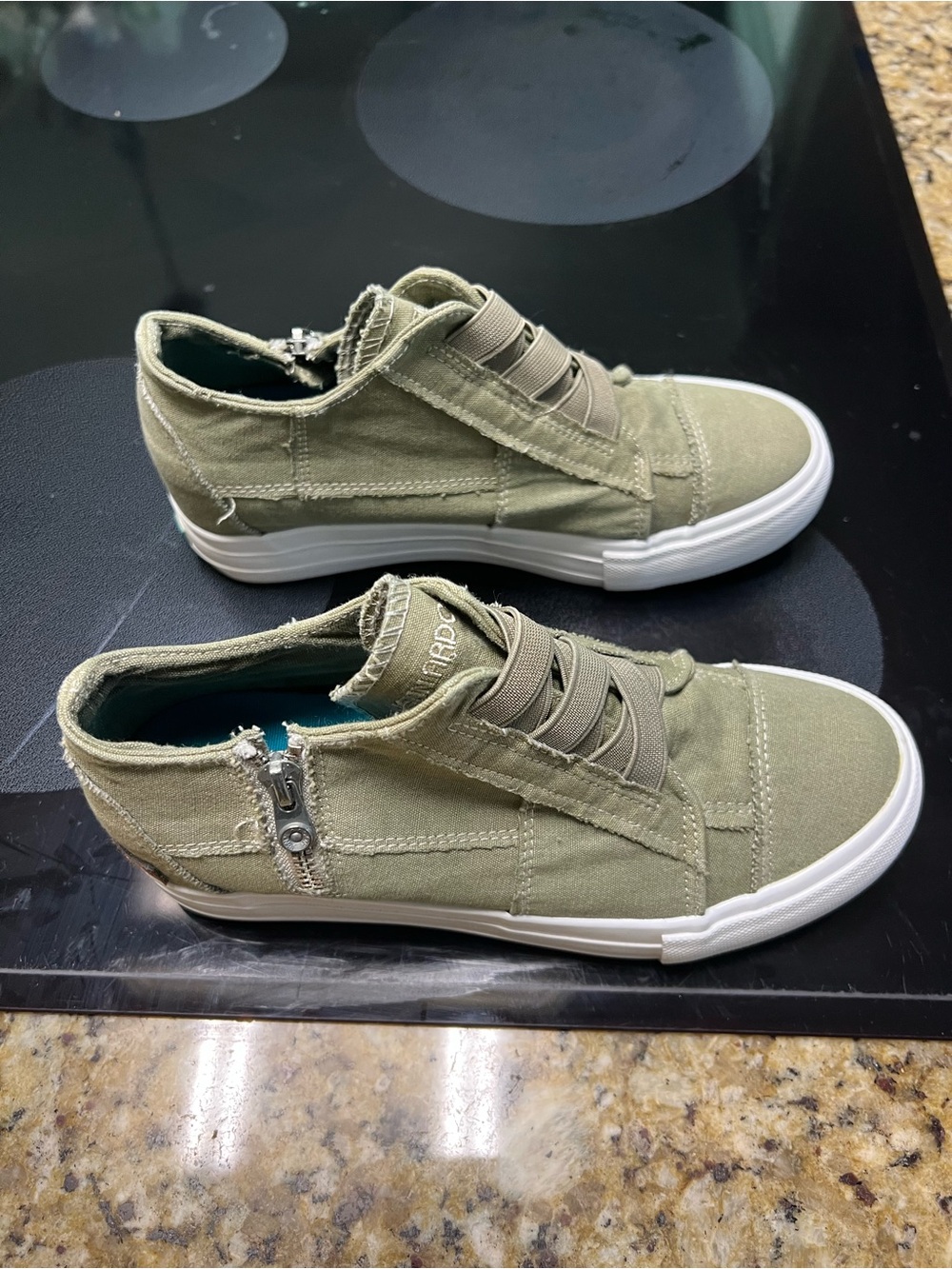 Jenn Ardor Tan Canvas Low-Top Sneakers with Side Zip